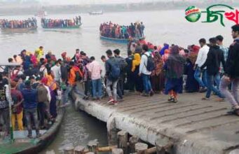 মোরেলগঞ্জে পানগুছি নদীতে সেতুর অভাবে দুর্ভোগ