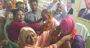 পত্নীতলায় বিএনপি প্রার্থী সামসুজ্জোহাকে অভ্যথর্না