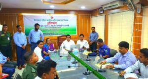 গোদাগাড়ীতে ভূমি সেবায় স্বচ্ছতা ও উন্নয়ন প্রকল্প পরিদর্শনে জেলা প্রশাসক কাজী শহিদুল ইসলাম