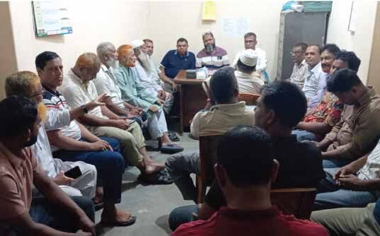 ডাইংপাড়ার ব্যবসায়ীগণ ১৫% ভাড়া বৃদ্ধিতে একাট্টা।