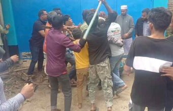 পঞ্চগড়ে অধ্যক্ষকে যোগদানে বাধাঁ, লাঠিপেটায় আহত ৬