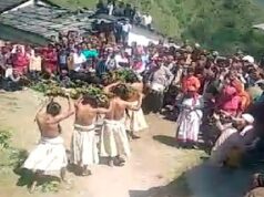 যে গ্রামের মানুষ ৫ দিন উলঙ্গ থাকে।