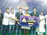 বাগেরহাটে ওয়ালটন ফ্রিজ কিনে ১০ লাখ টাকা পেলেন দিনমুজুর কুদ্দুস