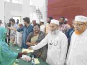 তানোরে ৪শ’ অসহায় মানুষের মাঝে আর্থিক সহায়তার অর্থ বিতরণ করলেন এমপি অধ্যাপক মজিবুর রহমান