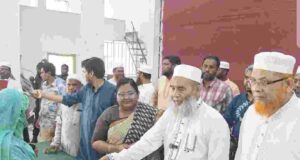 তানোরে ৪শ’ অসহায় মানুষের মাঝে আর্থিক সহায়তার অর্থ বিতরণ করলেন এমপি অধ্যাপক মজিবুর রহমান
